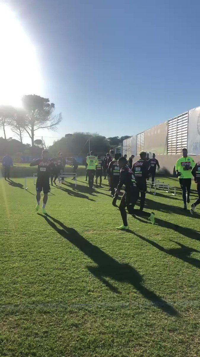Allenamento iniziato! ☀️
💙 #ForzaNapoliSempre