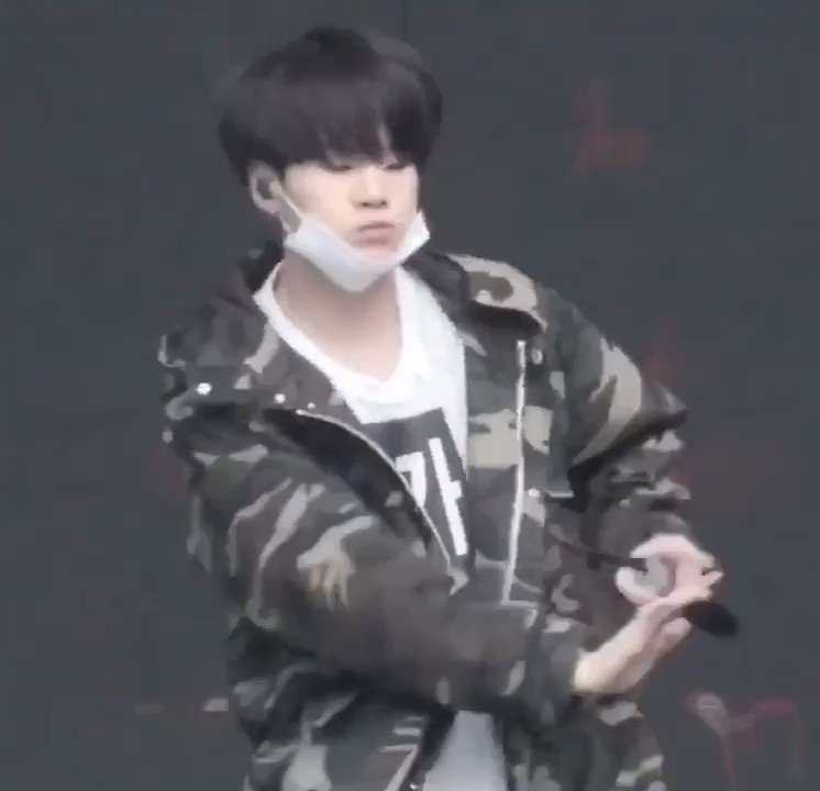 RT @wayweird0: Fluffy Yoongi practicing Fire for your daily serotonin boost.   https://t.co/Q3oul3TUAU