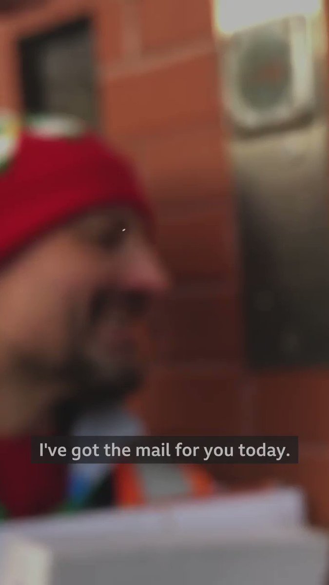 The people of Morpeth are SO lucky to have Scott as their postman 📮
Proper Christmas cheer 🎁👏