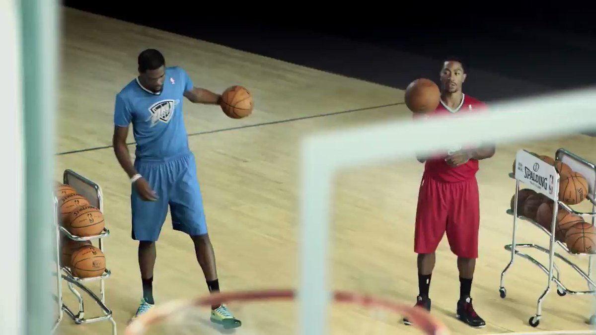 今年もこの季節がやって参りました。🎄🎅🏀
via @NBA #NBAXmas