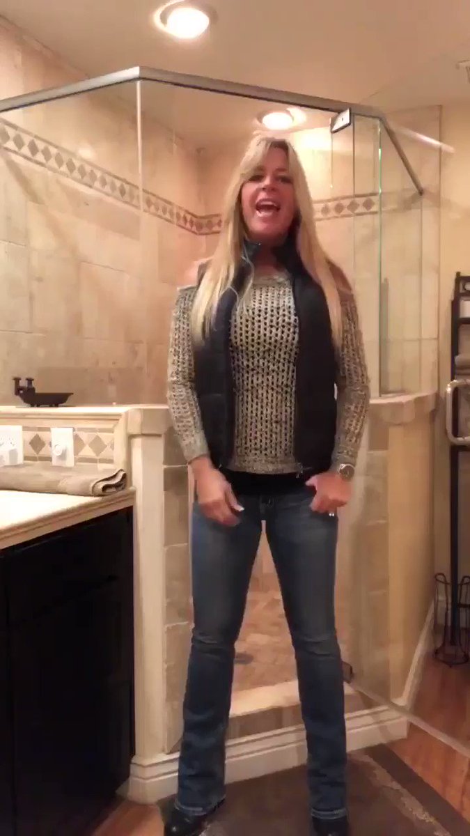 Kelly Dale, Realtor on X: "If you were buying a home and it didn't have  bathtubs, would it be a dealbreaker? #LasVegasRealEstate #RealtorLife  #VegasHomeSeller #LasVegasRealtor #KellyDale https://t.co/tbp7EUKopG" / X