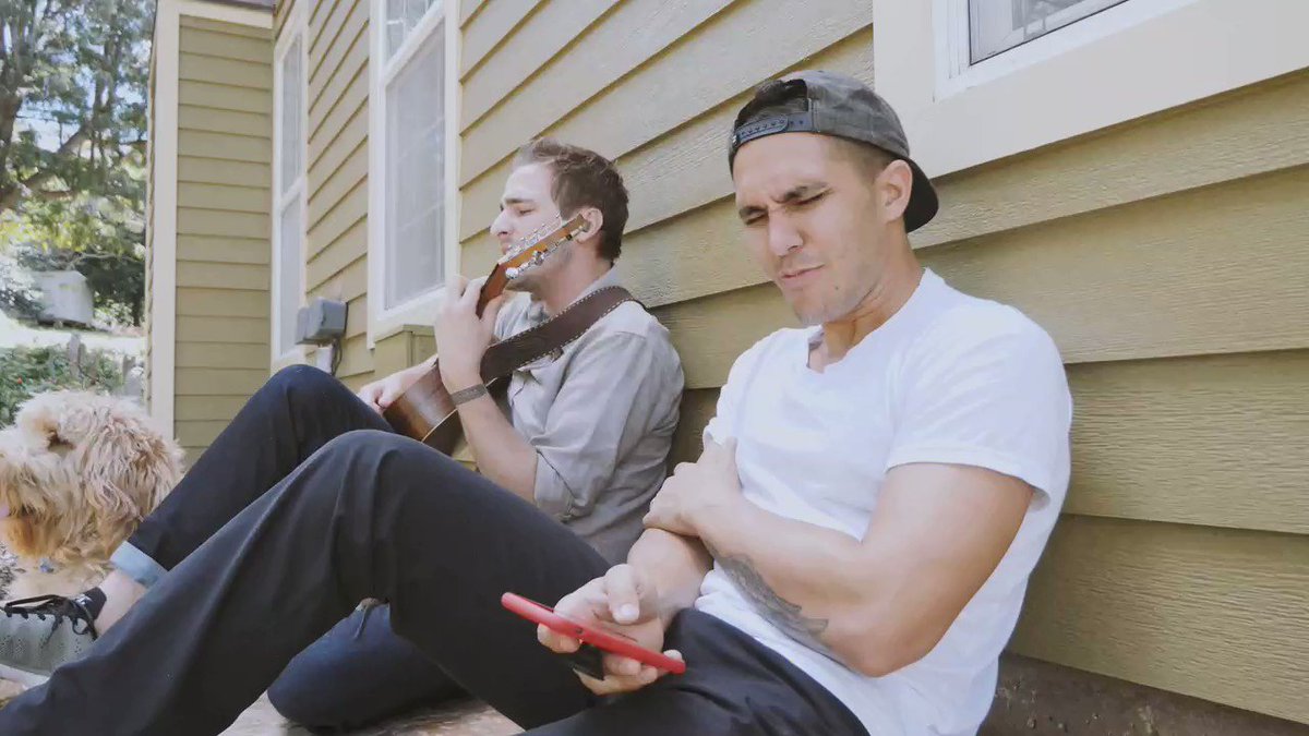 “Maui Sessions PT 1.”
Love jamming with @TheCarlosPena! Can’t wait for more!!
#Boyfriend @bigtimerush
