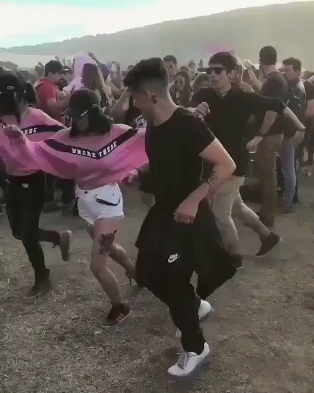 Rave Moments on Twitter: "They killed it 🔥👟🔥👟…