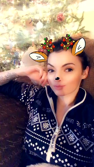 Merry Christmas everyone xo ✨💕🎄❄️ https://t.co/u1kPMdo4NH