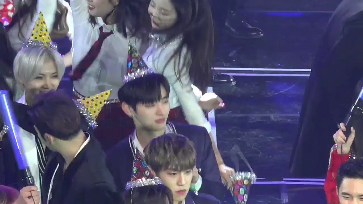 181228 KBS 가요대축제 #워너원 #윤지성
귀여워서 난 죽었어 영혼 가출했어 이미 😇😇