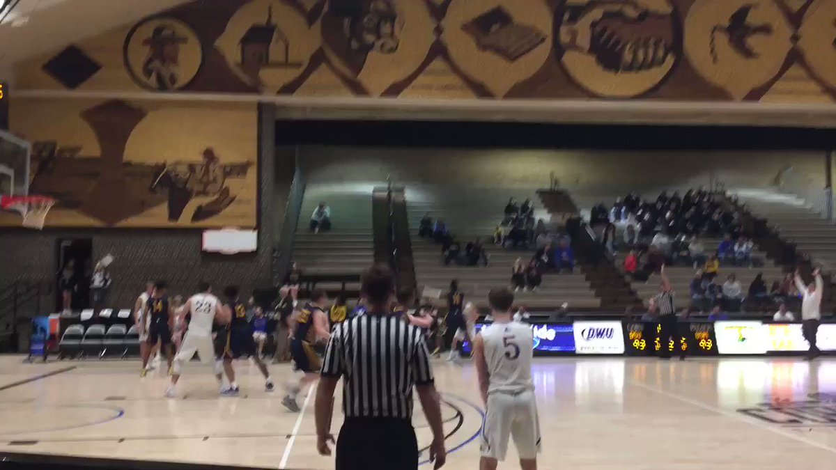 “I called game!” - Brady Elder (probably)
Final: Dakota State 95, St. Mary 93. 3OT. #HoopCityClassic