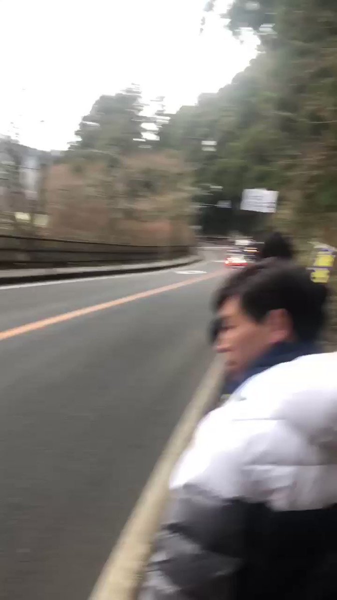 熱血東海大ファン
「西田ー!西田ー!!!」
からの
両角監督「西川ー、前と何分差??」
西川くん「うわあー、測ってませーん!!!!!」笑