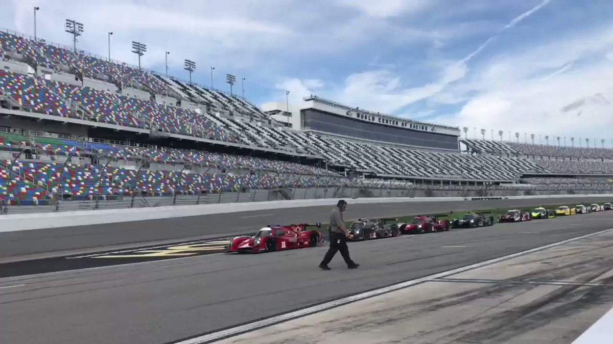 We’re back on-track with the second #IPCDAYTONA practice session!
#Roar24