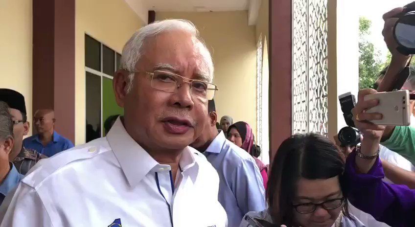 Mohd Najib Tun Razak (@NajibRazak) on Twitter photo 10/01/2019 23:13:54 BN tambah aset milik kerajaan, PH pula jual aset-aset negara. BN tambah aset milik kerajaan, PH pula jual aset-aset negara.