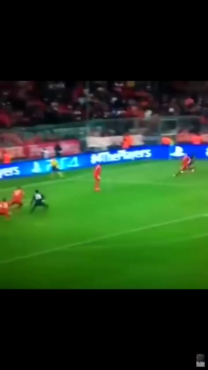 Just realised that Neuer celebrated Evraβs goal back in 2014π
#mufc #ILoveThisGame