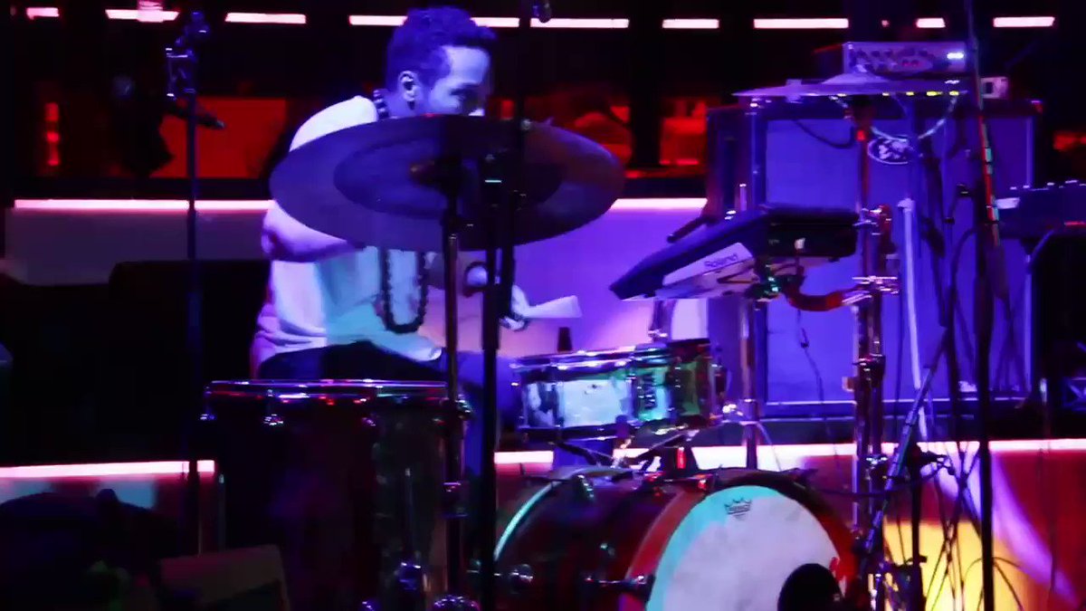 My Christmas present from @Flutana was a marathon pass to @nycwjf last night.
Video clip I shot of @BigYuki and @Smithsoneon at @nublunyc
We were seriously blown away by their performance!!! This was their first time playing live as a duo.
#WinterJazzFest #NYCWJF #BigYuki