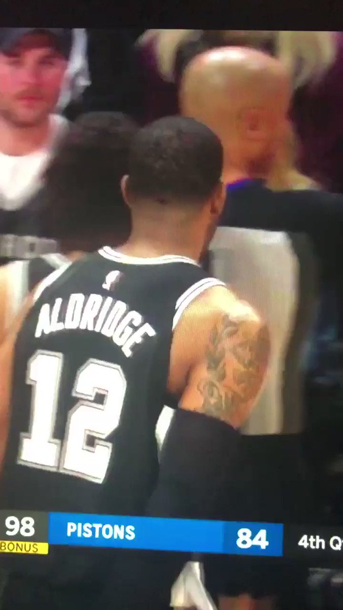 LMAOOO that girl wanted some of Aldridge’s sauce.