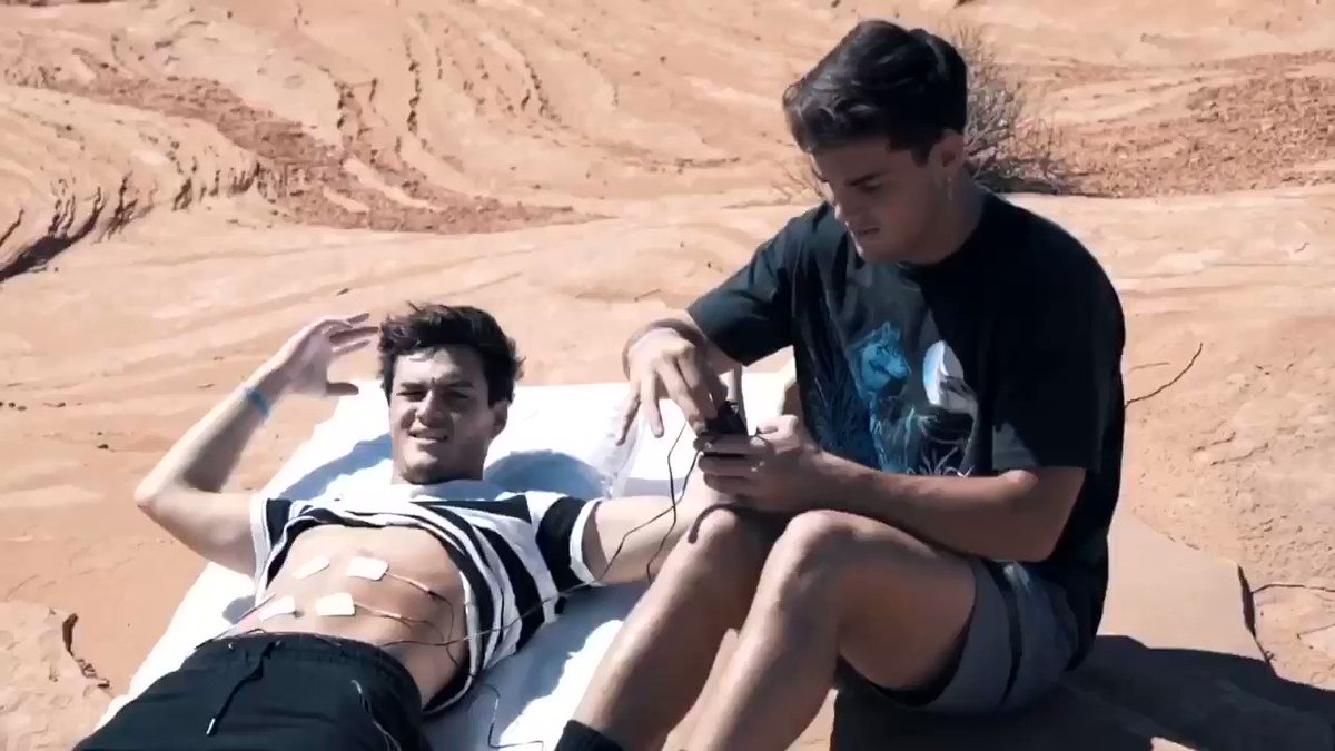Everyone after reading Ethanβs tweet π³