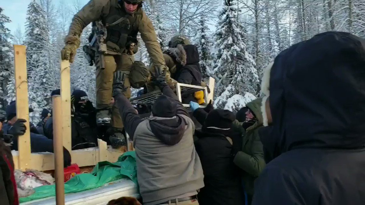 Canada: 14 arrested at indigenous anti-pipeline protest camp as tensions rise Canada: 14 arrested at indigenous anti-pipeline protest camp as tensions rise