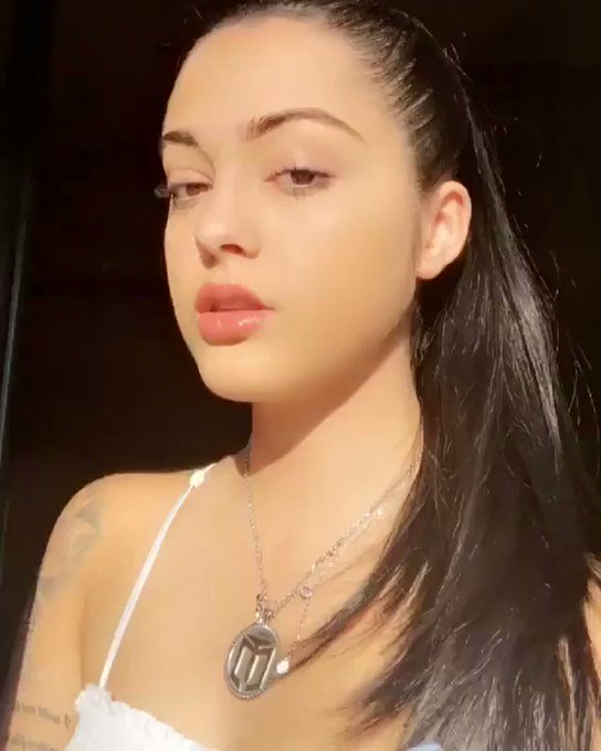 😛 https://t.co/zrDHL3wRhG<a href="/tag/fnxcardib"class="tags"><span>#fnxcardib</span></a>