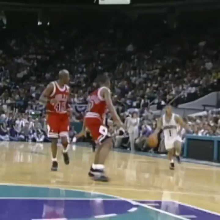 Happy Birthday to Muggsy Bogues 