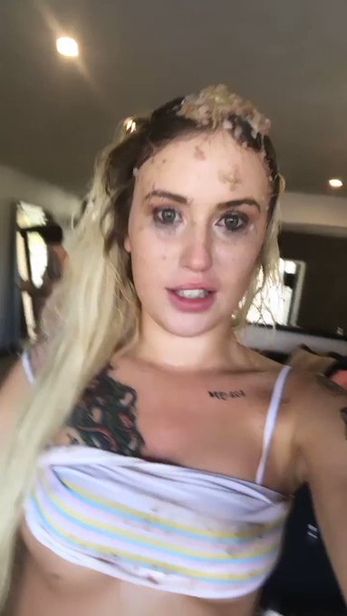 👅😈 https://t.co/IkohAp6zzq