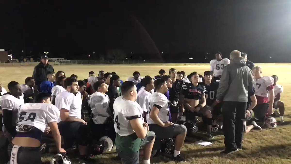 Coach Santiago leading the team in prayer after practice tonight. God’s plan @scaathletics_ @_RL_Martin #SCABowl2019 #TexasAthlete