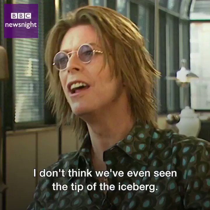David, this internet thing will never catch on... 🤦♀️#davidbowie @timberners_lee