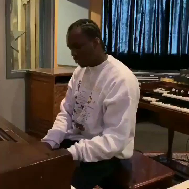 Last Year at #ThirdCoastRecordingCompany #MoSoul #TheHipHopPreacher #JustAKidFromTheHood #BillChrysler #FerrisState #MusicandEntertainmentBusiness #Piano #Music #Musician #keys #Producer