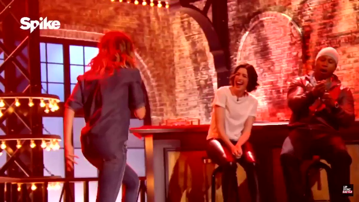 Emily Blunt giving Anne Hathaway a lap dance (2015)