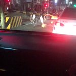 踏切の中で止まって何をするかと思ったら……!悪ふざけが過ぎる度胸試し!