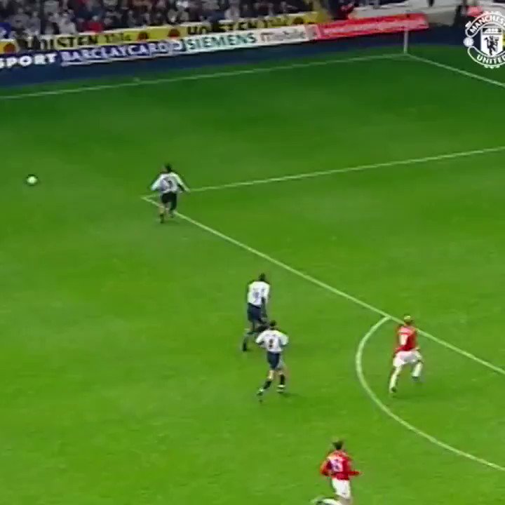 💥 Bullet. Header.
@RvN1776 netted this goal in #MUFC's incredible 5-3 win at White Hart Lane back in 2001!