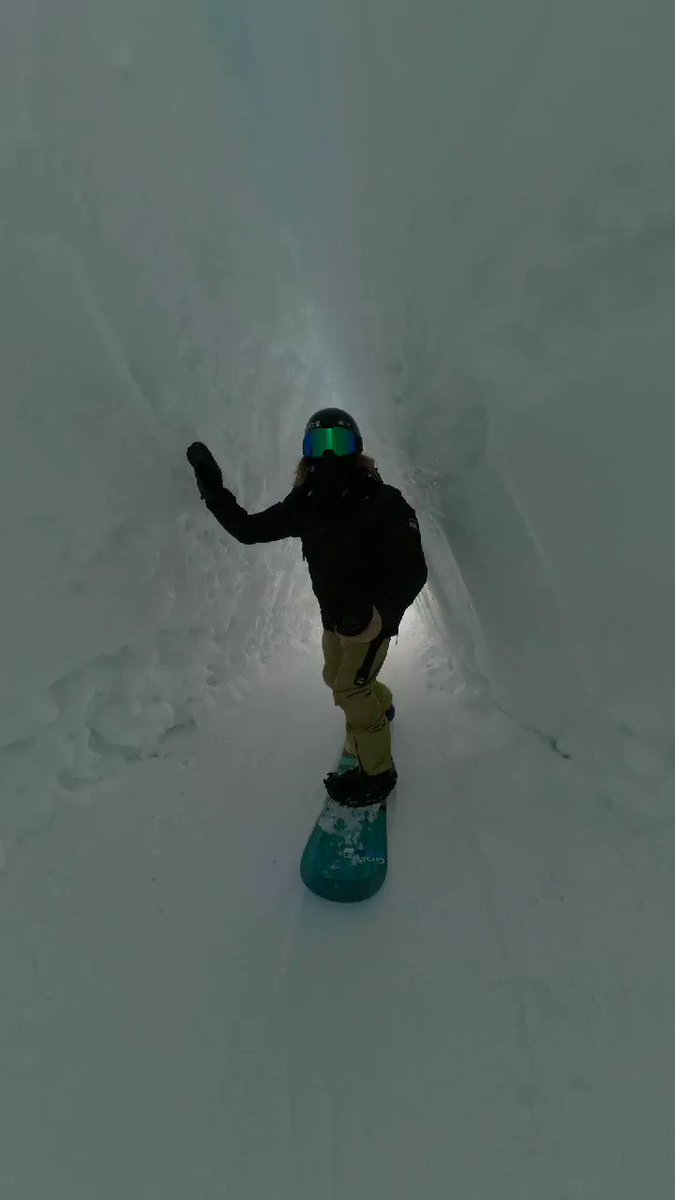 Snow barrels! 🏄♂️🏂 #GoProFusion
@GoPro @WOHZA