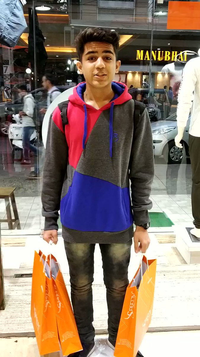 Television actors #DevishAhuja has already shopped his heart out at the SUPER SPEEDY SALE 2019 & filled his wardrobe with best brands.😍😎
You too can do. So hurry up, visit the store today & shop from the sale as it ends soon.🛍
#SaturdayMotivation