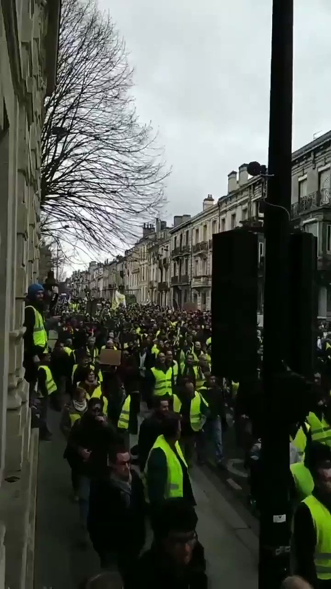9 weeks Ive been covering the protesting in France & for 9 weeks people & the mainstream media have been saying the movement is dying. Im here to tell you & show you that they are lying. Bordeaux right has thousands in the street marching & the numbers are growing! #GiletsJaunes