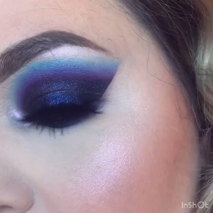 Galaxy Smoky Eye 🌌
@MorpheBrushes X @jamescharles Artistry Palette #morphebabe
@ABHcosmetics Dream Glow Kit
@LashKitty Fabulash Lashes (use code KAITKMUA)
@BenefitBeauty Precisely My Brow Pencil
@UDM_MUAS
