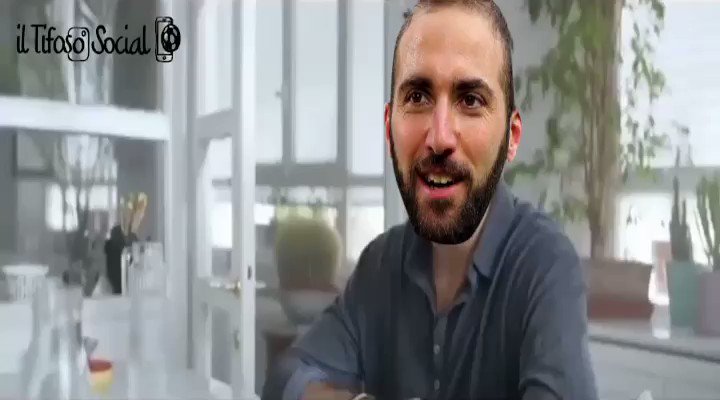 #Higuain ed il uso snack post partita 🍫
Segui @iltifososocial 🐯
#pipita #pipitahiguain #gonzalohiguain #sampmilan #sampdoriamilan #commentimemorabili #nascecresceignora #calciomercato #calciatoribrutti #memeignoranti #fantagazzetta #seriea
#iltifososocial