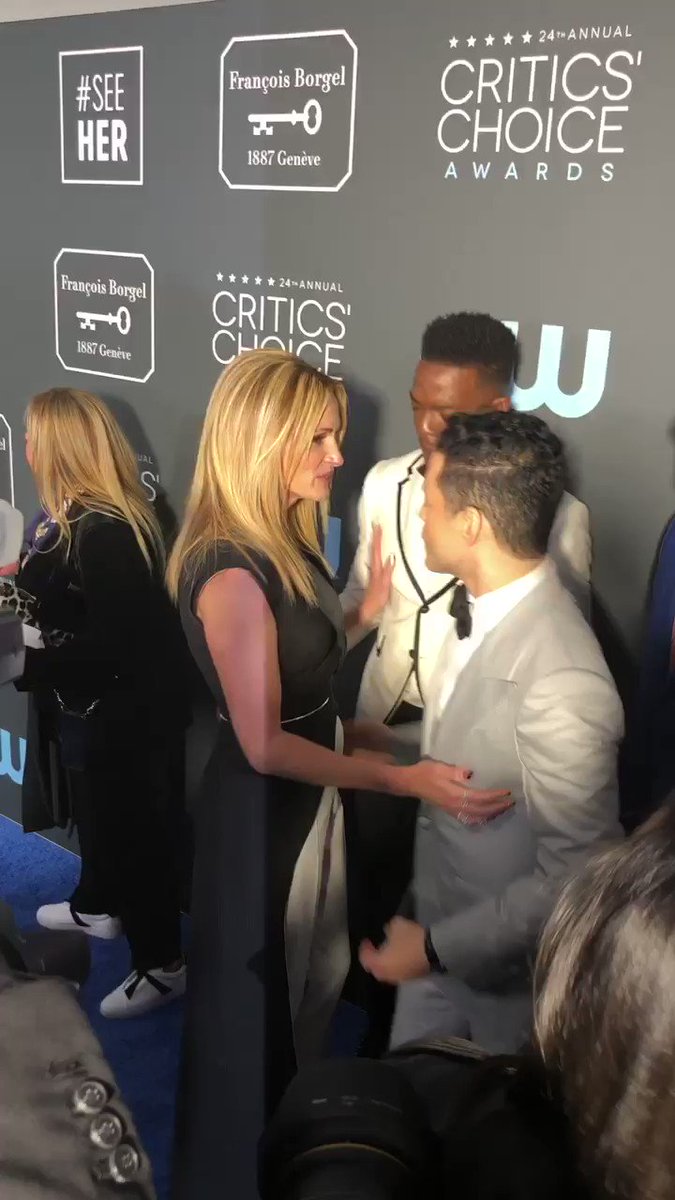 Great moment at @CriticsChoice awards tonight with #JuliaRoberts @realstephj and @ItsRamiMalek! Good luck tonight! #CriticsChoiceAward