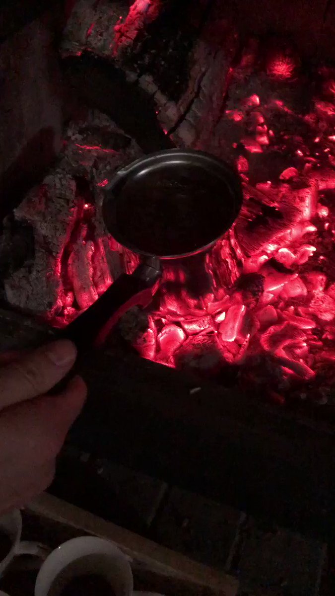 Be afraid, very afraid @Starbucks . We are making #Turkish #Coffee #TurkishCoffee 🇹🇷on #Oak #Wood #Firewood #Charcoal with #ElifNaz
Kork bizden @StarbucksTR . #ElifNaz ile #Mese #Odun #Komuru nde #Turk #Kahvesi #TurkKahvesi yapiyoruz