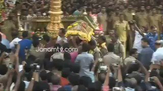 WATCH #MakaraVilakku
at #Sabarimala
Arrival of the thiruvabharanam procession at the Sabarimala temple & then the Makara Jyoti 🙏
Swamiye Saranam Ayyappa 🙏🙏🙏 #MakarSankranti