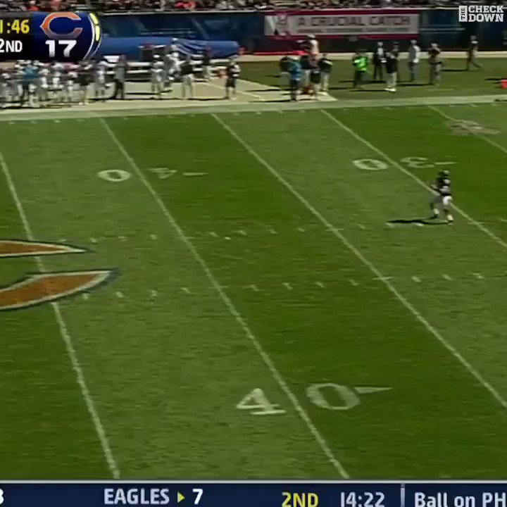 Happy 38th birthday to Devin Hester. And still never kick to Devin Hester. 

( : 