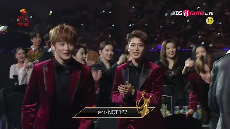 Kshiti Nu Est Was Congratulating Nct But Taeyong Stopped To Hug Jr Sma19 T Co Eaqygkkeeb Twitter
