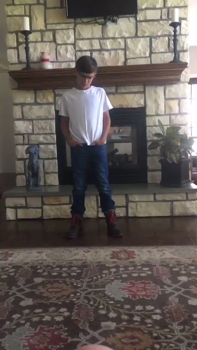 Throwback to when my dad promised my brother he would take him to Texas Roadhouse if he learned the Napoleon dynamite dance 😂😂