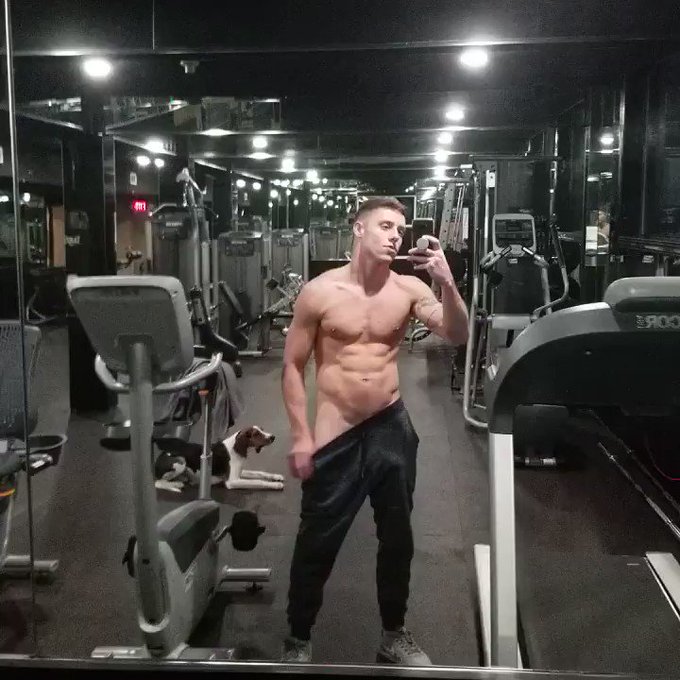Horny at the gym https://t.co/suBCMIQgyL