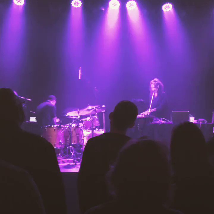 .@HannaBenn before @OfficialMeshell! 🔮
