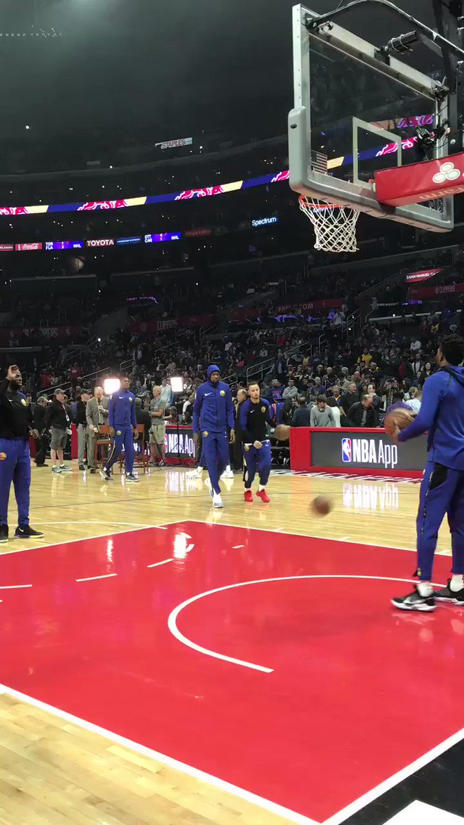 Steph is insane. π±