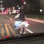 煽り運転に天罰？後続車にしつこくちょっかいをかけ続けたバイクの末路