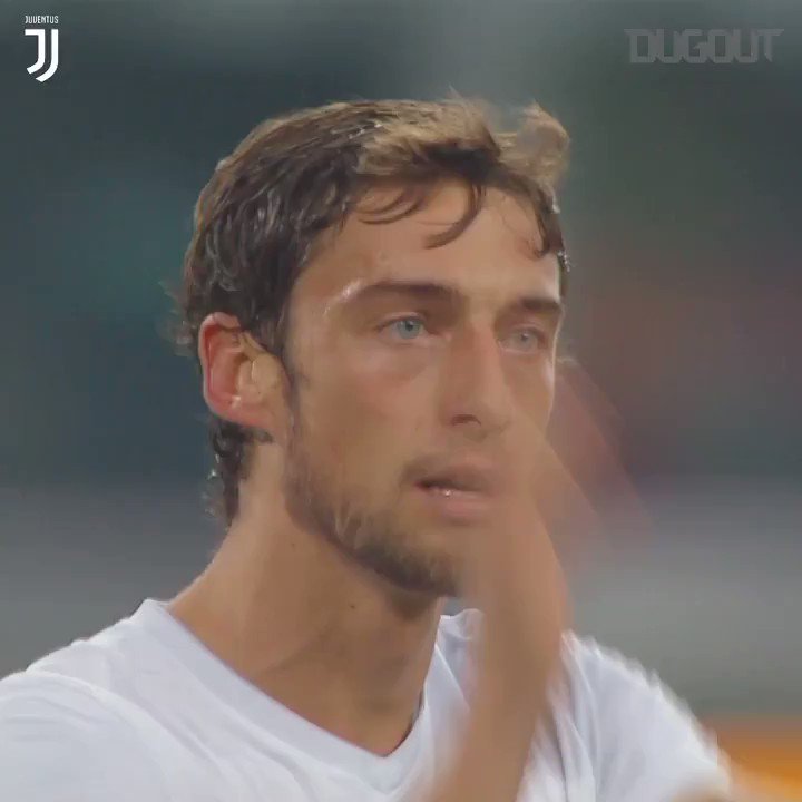 الإحتفالات مستمرة بعيد ميلاد @ClaMarchisio8 الـ33 ⚪️⚫️
شاهدوا أفضل لحظات الأمير الصغير عبر @Dugout : http://dgt.ltd/2FvjLfZ
#فورزا_يوفي