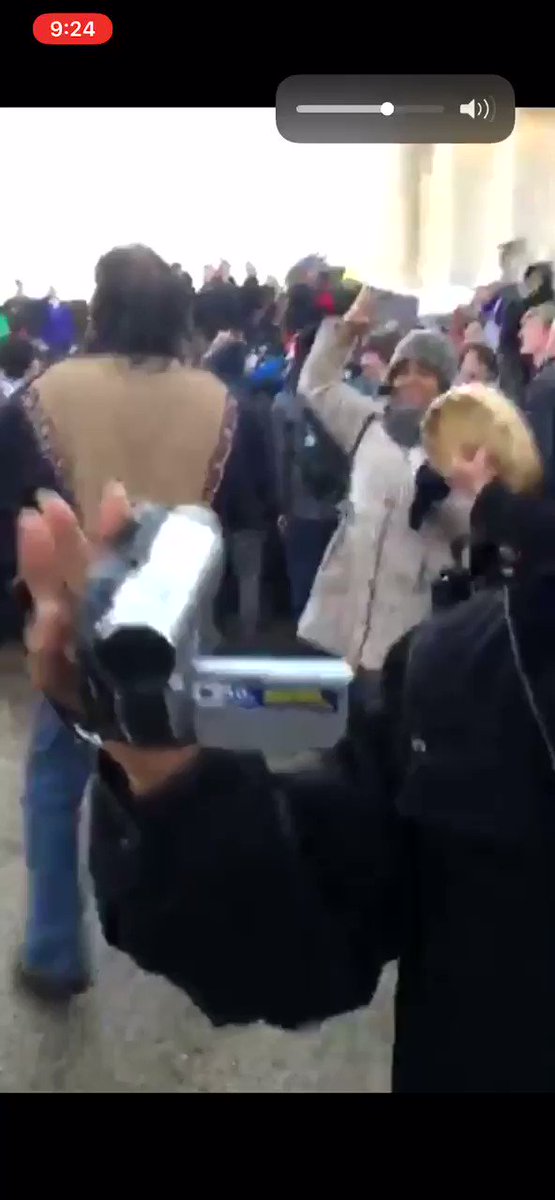 Full video showing you what happened today. And more importantly, who approached whom.
He was not surrounded.
Watch the full video 👇🏻
http://m.facebook.com/story.php?story_fbid=2150322295026425&id=100001460262580 …