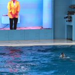 イルカショーでまさかのハプニング!トレーナーさんの神対応に元気が出る!