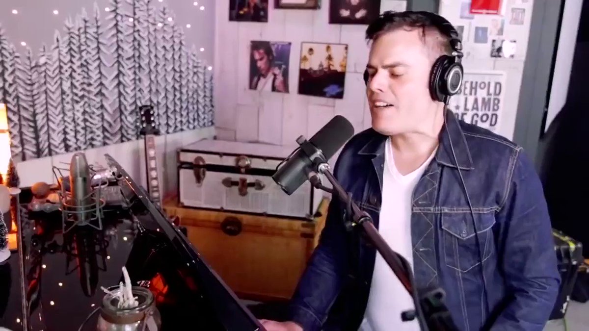 #ViralAlfa ¿Viste #BohemianRhapsody? Quizás no sabías que el cantante Marc Martel fue el elegido para fusionar su voz con la del actor Rami Malek y así poder dar vida a Freddie Mercury 😱
Del 1 al 10 ¿qué tanto se parece su voz a la de Freddie?
▶️ Queen Extravaganza