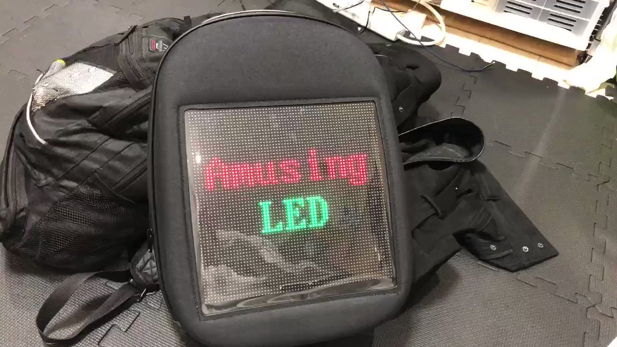 LEDで文字テロップやアニメ、画像などが表示できるリュック LEDで文字テロップやアニメ、画像などが表示できるリュック