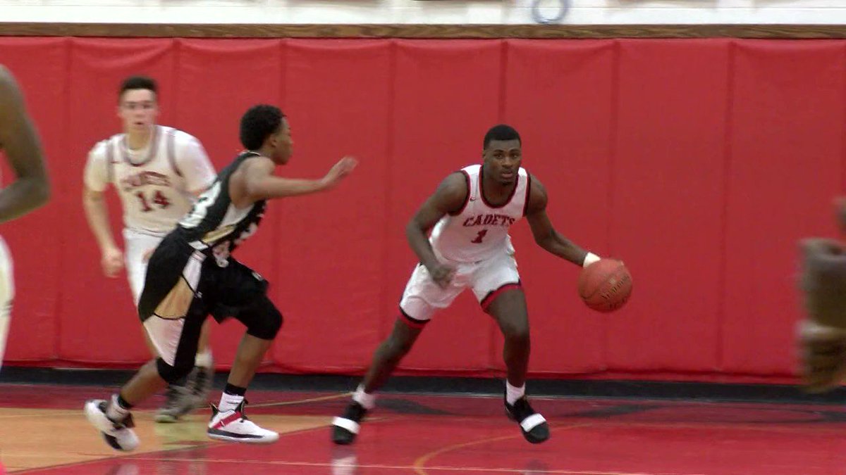MITCHELL, MITCHELL, MITCHELL!
Down 2 with 20 seconds to go, Mitchell Robert Carr (@Mitchell_2824)... ONIONS!
The senior hits the game-winning shot with 2.8 seconds on the clock to lift @HiltonCadets 74-73 over Rush Henrietta.