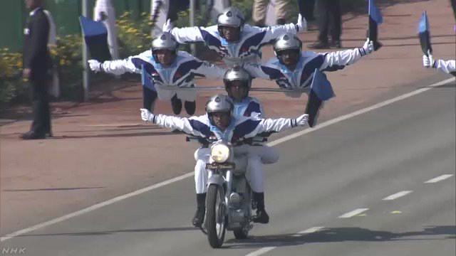 Nhk インドで軍事パレード 中国けん制か とバイクでのアクロバット走行を取り上げる どうけん制するの 笑 恣意的な取り上げ方 などとの声 Togetter