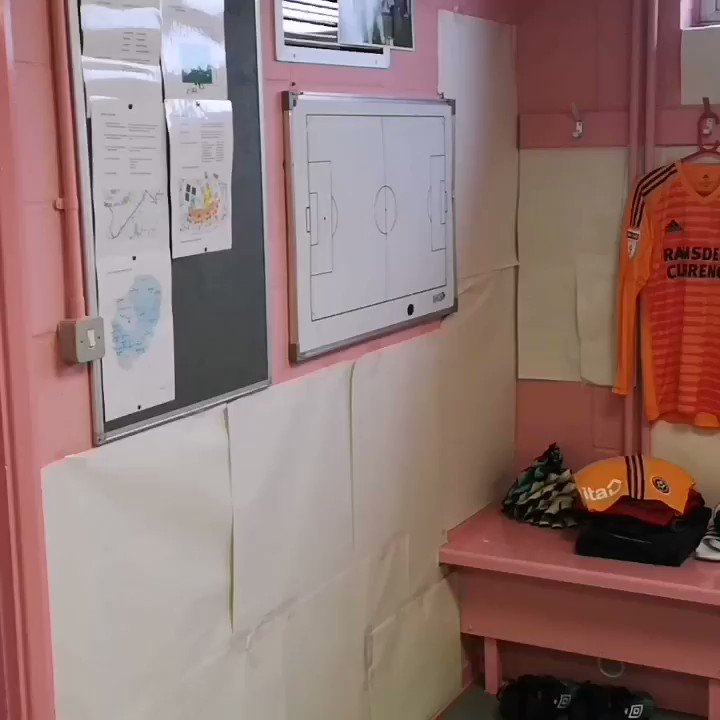 How Sheffield United Turned Pink Away Dressing Room White